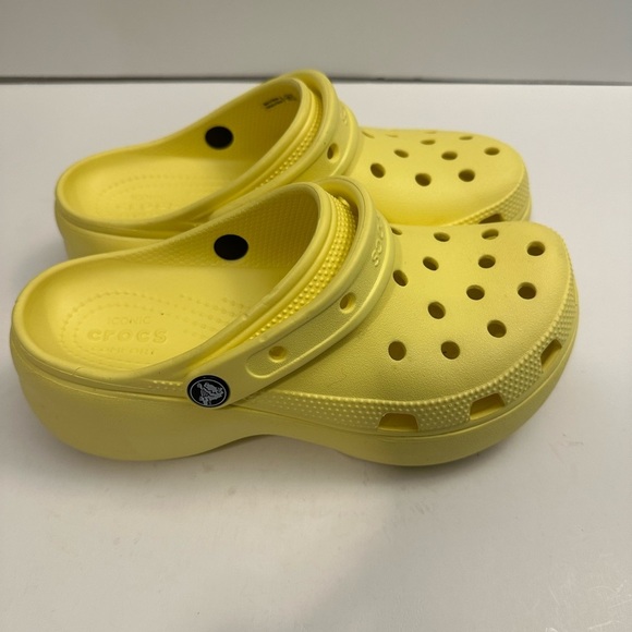 Crocs Women's Classic Platform Clog Yellow Size 7 - Picture 1 of 11